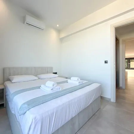 Kaiafa “ismini” Villa *